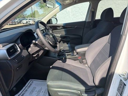 Used 2020 Kia Sorento FWD V6 image 13