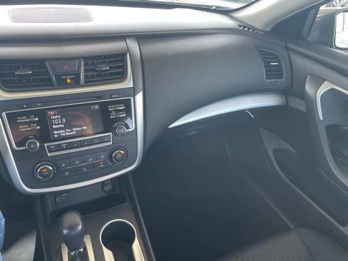 Used 2017 Nissan Altima 2.5 SR FWD image 16