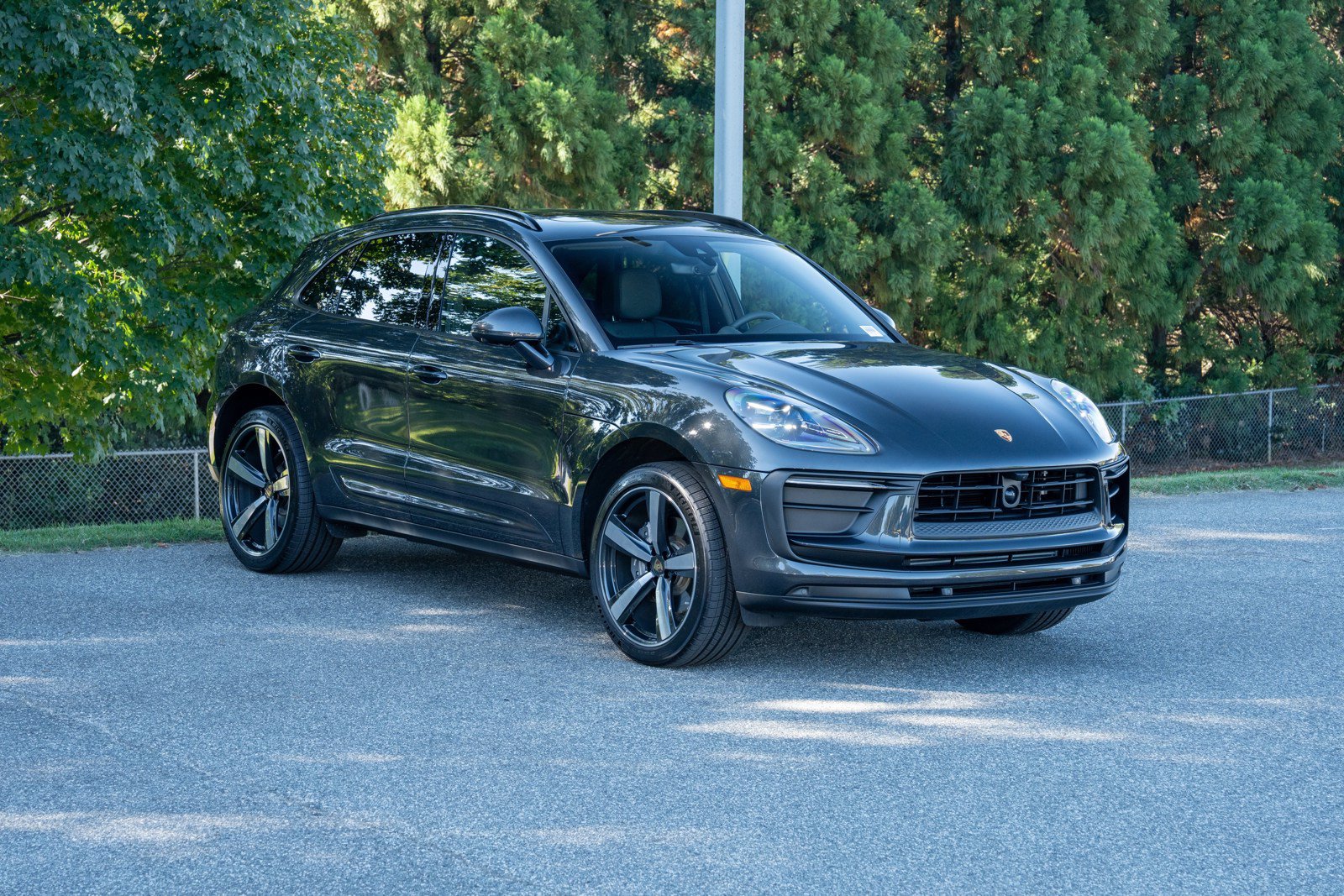 Certified 2026 Porsche Macan AWD/4WD image 9