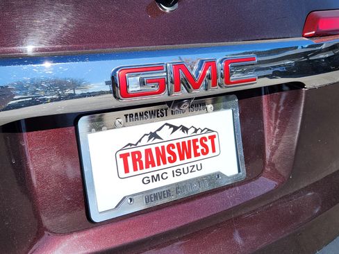 Used 2021 GMC Acadia SLT w/ Technology Package image 15