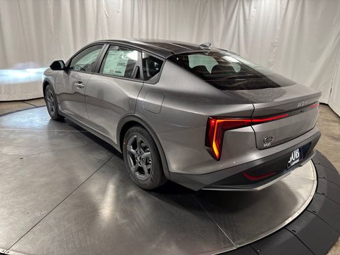 New 2026 Kia K4 LXS FWD image 4