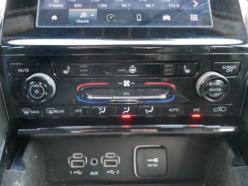 Used 2022 Jeep Grand Cherokee L Laredo AWD/4WD image 21