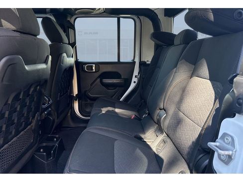 Used 2021 Jeep Gladiator Mojave image 17