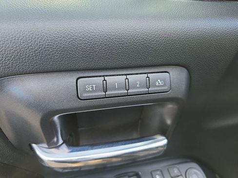 Used 2015 GMC Sierra 2500 Denali w/ Duramax Plus Package image 25