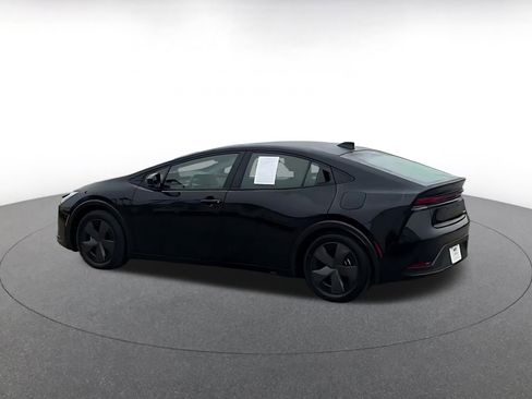 Used 2025 Toyota Prius LE image 10