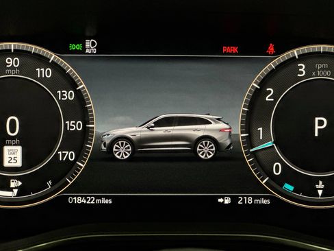 Used 2024 Jaguar F-PACE R-Dynamic S image 21