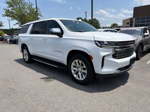 Used 2023 Chevrolet Suburban Premier AWD/4WD image 2
