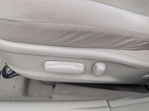 Used 2009 Toyota Camry LE FWD image 11