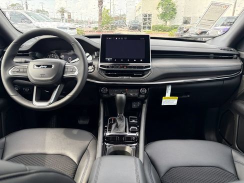New 2026 Jeep Compass Latitude AWD/4WD image 12