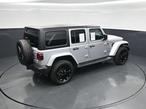 Used 2023 Jeep Wrangler Unlimited Sahara w/ Cold Weather Group AWD/4WD image 38