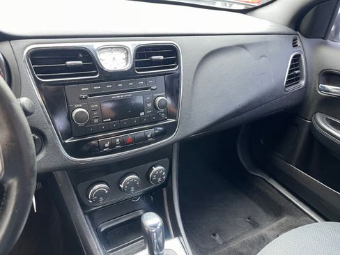 Used 2012 Chrysler 200 Touring image 20