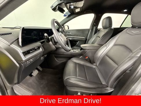 Used 2025 Cadillac XT4 Premium Luxury AWD/4WD image 6