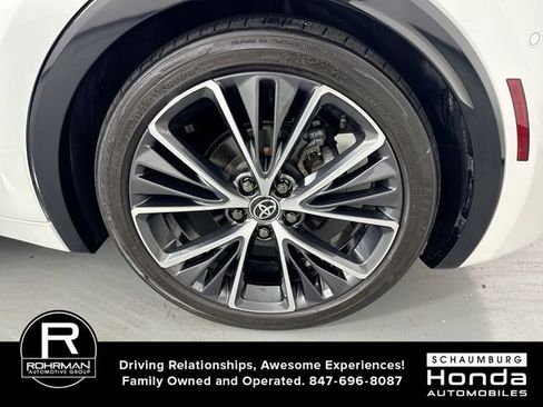 Used 2023 Toyota Prius Limited w/ Limited Premium Package AWD/4WD image 6