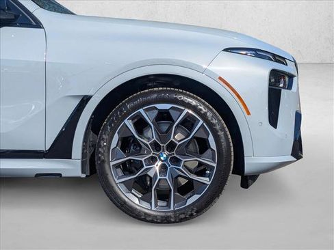 New 2026 BMW X7 M60i image 10