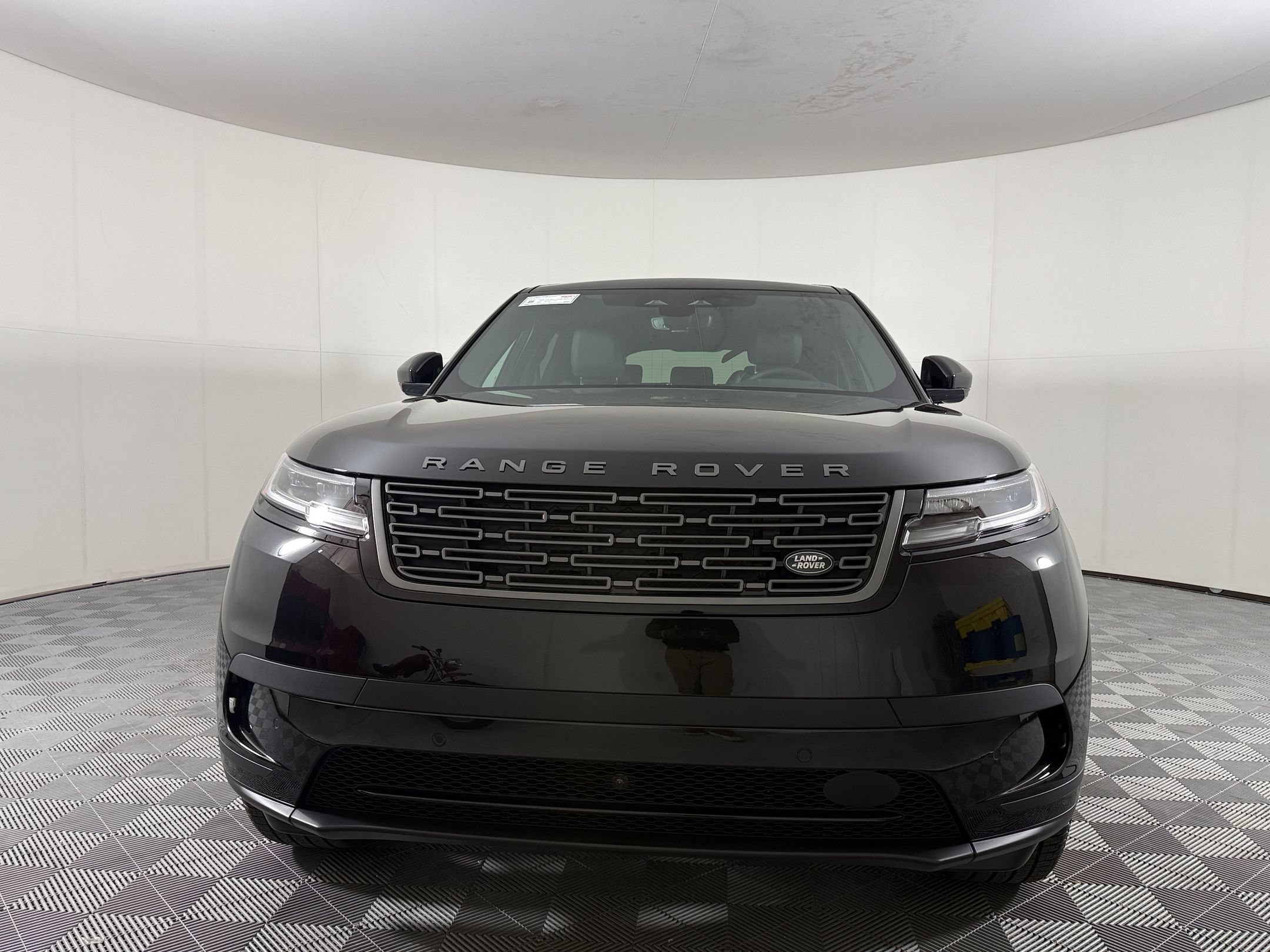 New 2026 Land Rover Range Rover Velar S AWD/4WD image 6