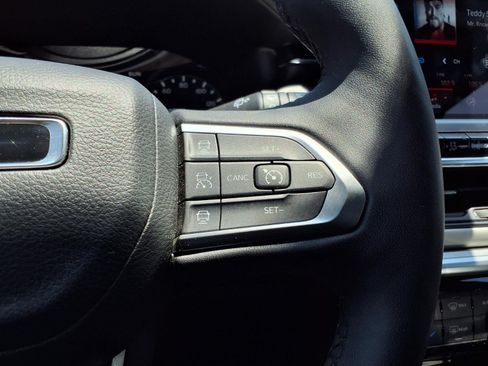 Used 2025 Jeep Compass Limited AWD/4WD image 23