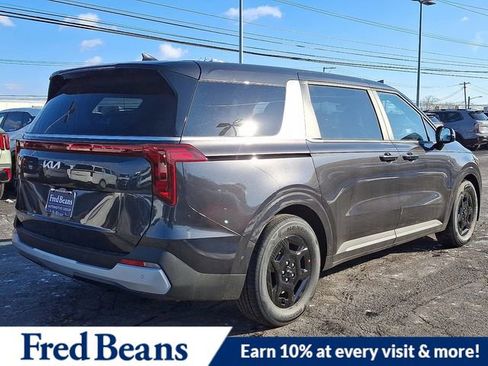 New 2026 Kia Carnival image 4