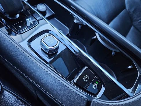 Used 2023 Volvo XC90 B6 Plus w/ Protection Package Premier image 26