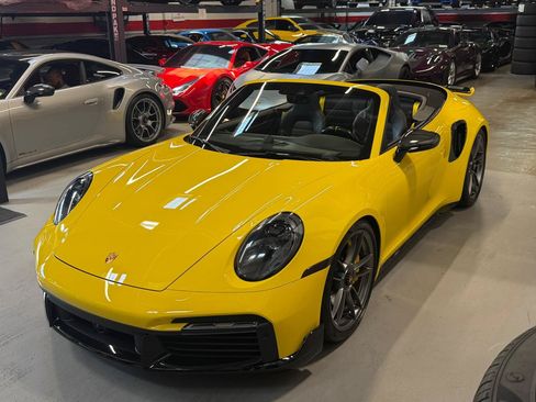 Used 2022 Porsche 911 Cabriolet AWD/4WD image 12