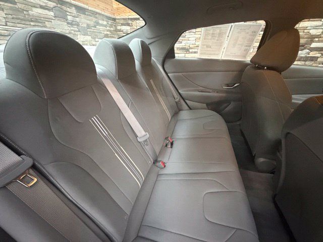 Certified 2023 Hyundai Elantra SEL w/ Preferred Accessory Package FWD image 33