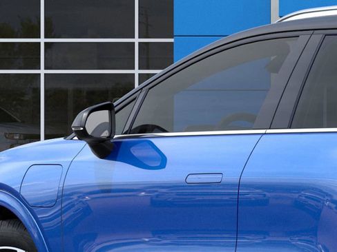 New 2025 Chevrolet Equinox EV LT image 12