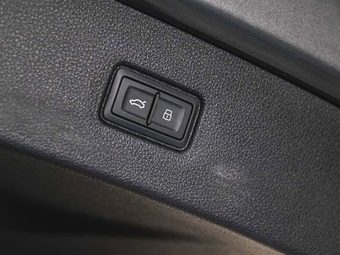Used 2023 Audi Q7 2.0T Premium Plus w/ Premium Plus Package AWD/4WD image 45