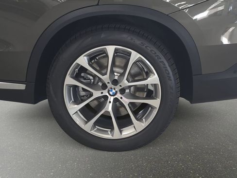 New 2026 BMW X5 xDrive50e w/ Premium Package image 19