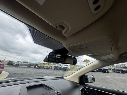 Used 2024 Ford Edge SEL w/ Convenience Package image 25