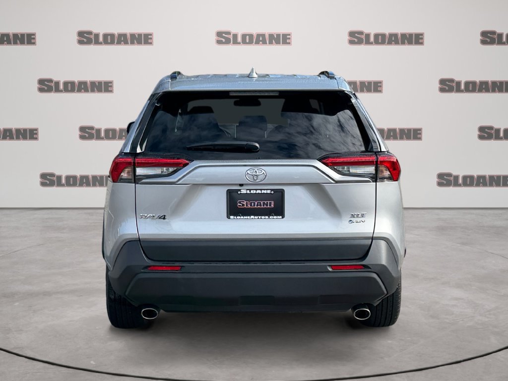 Used 2025 Toyota RAV4 XLE AWD/4WD image 4