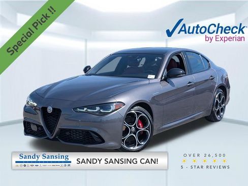 Used 2024 Alfa Romeo Giulia Veloce AWD/4WD image 1