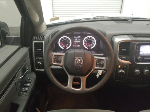 Used 2021 RAM 1500 Classic SLT RWD image 22