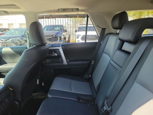 Used 2022 Toyota 4Runner SR5 Premium image 10