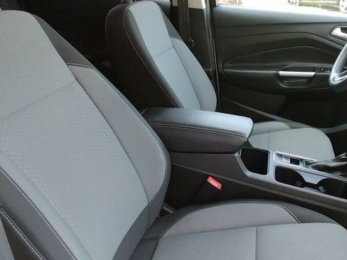 Used 2017 Ford Escape SE w/ SE Cold Weather Package FWD image 11