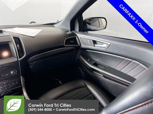 Used 2020 Ford Edge ST-Line w/ Cold Weather Package image 29