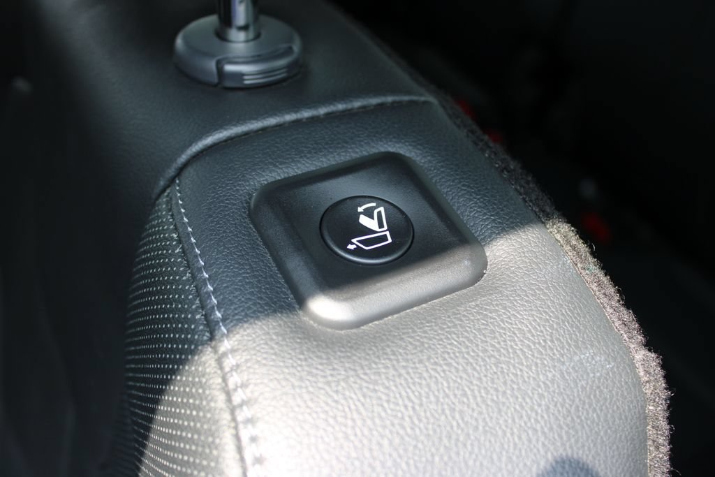 Used 2024 Kia Telluride EX w/ EX Captain's Chair Package AWD/4WD image 42