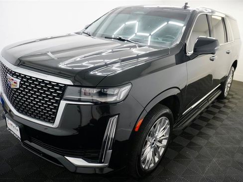 Used 2022 Cadillac Escalade ESV Premium Luxury AWD/4WD image 2
