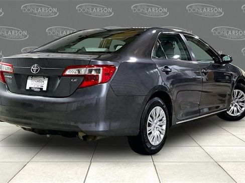 Used 2013 Toyota Camry LE image 6