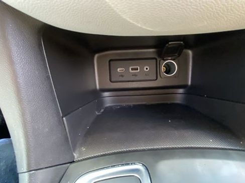 Used 2023 Chevrolet Equinox LS w/ LS Convenience Package AWD/4WD image 27