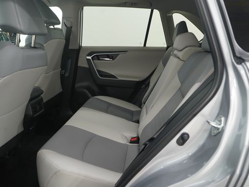 Used 2025 Toyota RAV4 Limited image 15