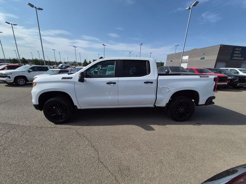 Used 2025 Chevrolet Silverado 1500 LT Trail Boss w/ Convenience Package II AWD/4WD image 7