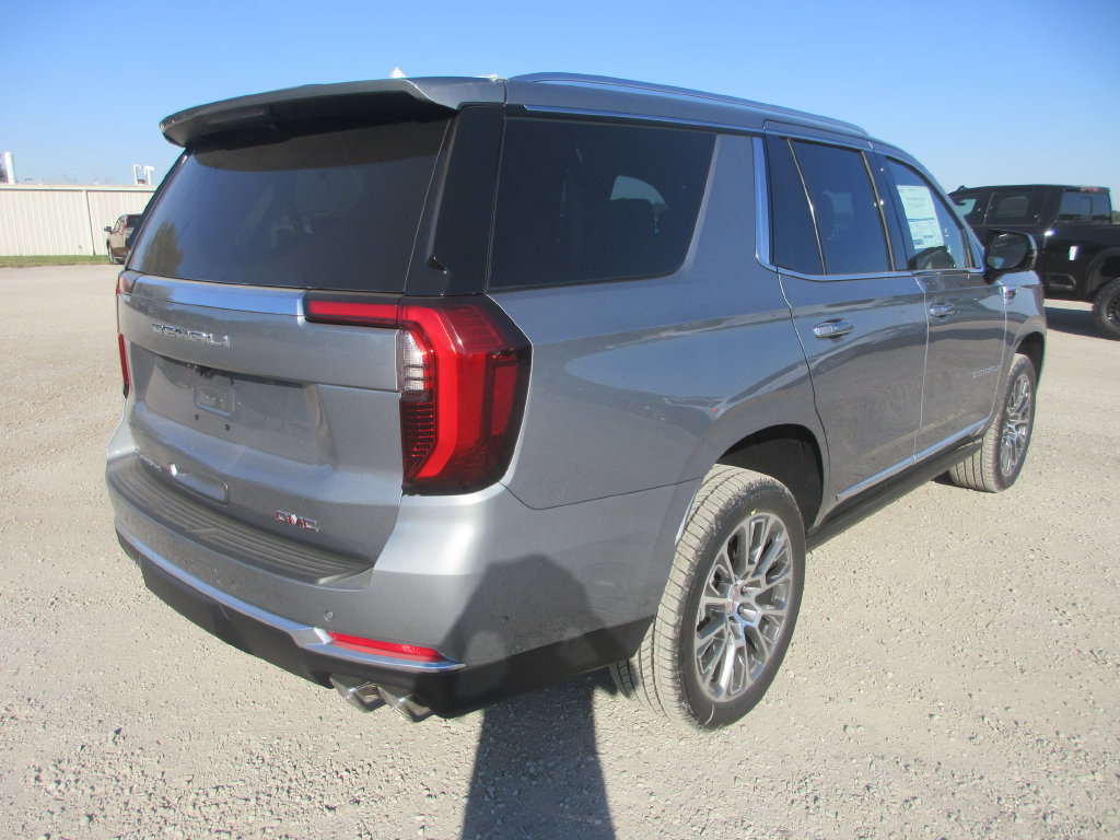 New 2027 GMC Yukon Denali w/ Sun & Power Step Package AWD/4WD image 4