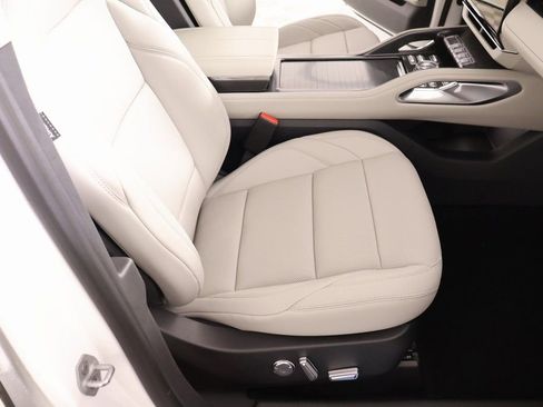 New 2026 Lincoln Nautilus Premier w/ Equipment Group 102A AWD/4WD image 13