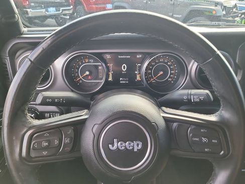 Used 2021 Jeep Gladiator Willys image 28