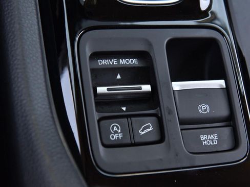 Certified 2025 Honda Pilot Touring image 19
