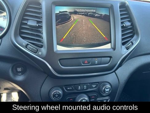 Used 2022 Jeep Cherokee Trailhawk w/ Sound & Nav Group AWD/4WD image 30