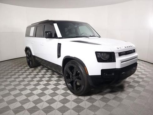 New 2026 Land Rover Defender 130 V8 AWD/4WD image 3
