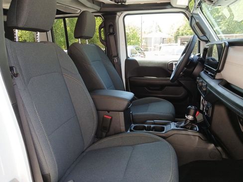 Used 2026 Jeep Wrangler Sahara image 17