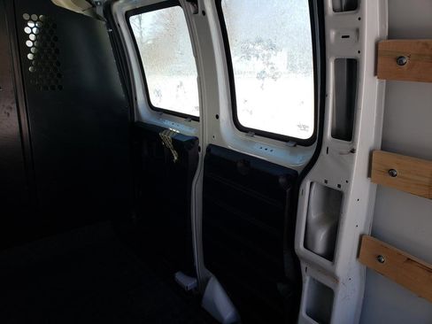 Used 2024 Chevrolet Express 2500 w/ Driver Convenience Package image 36