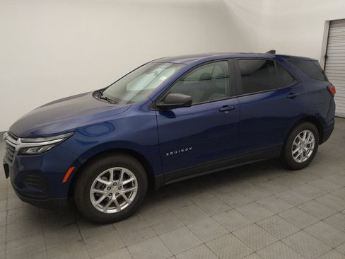 Used 2022 Chevrolet Equinox LS w/ LS Convenience Package FWD image 2
