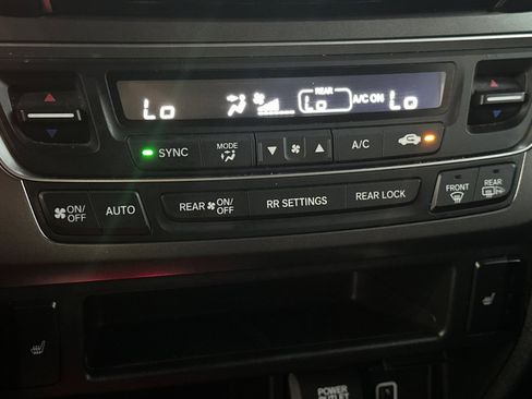 Used 2022 Honda Pilot Sport image 22